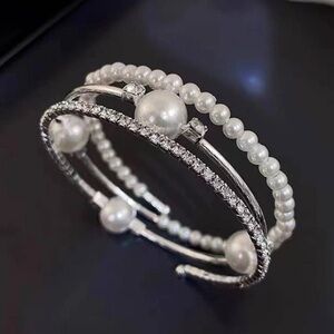 NWT Elegant Rhinestone & Pearl Decor Bridal Bracelet